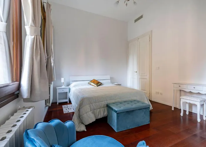 Palazzo Boito Luxury On Lido With Venice View * Venedigs Lido